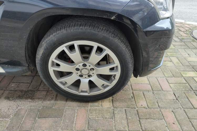 Used Mercedes-Benz GLK-Class 2011 GLK 300 4MATIC Dynamic Model Right Front Wheel Hub