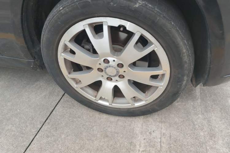 Used Mercedes-Benz GLK-Class 2011 GLK 300 4MATIC Dynamic Model Right Front Wheel Hub