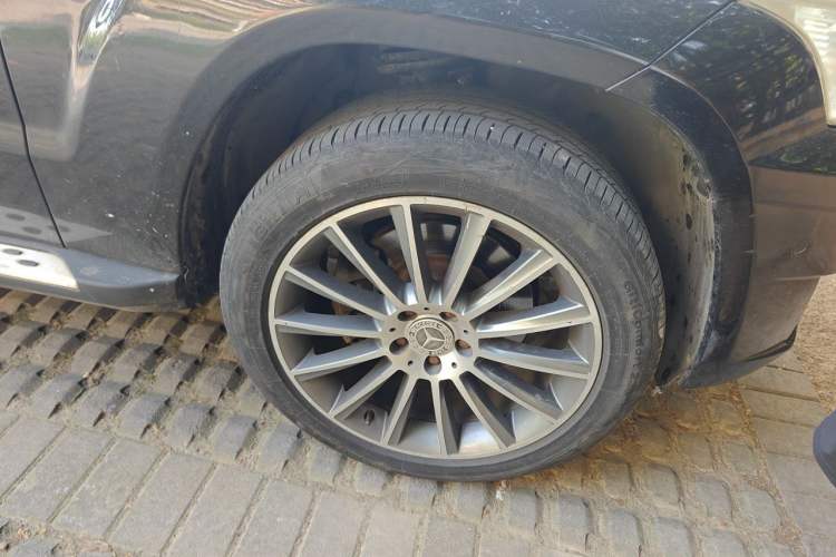 Used Mercedes-Benz GLK-Class 2011 GLK 300 4MATIC Fashion Model Right Front Wheel Hub