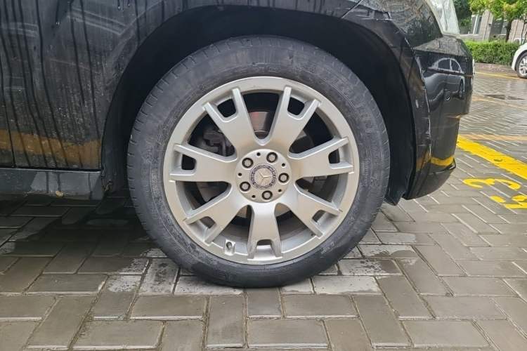 Used Mercedes-Benz GLK-Class 2011 GLK 300 4MATIC Dynamic Model Right Front Wheel Hub