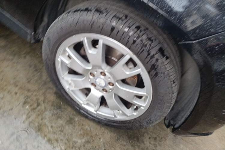 Used Mercedes-Benz GLK-Class 2011 GLK 300 4MATIC Dynamic Model Right Front Wheel Hub