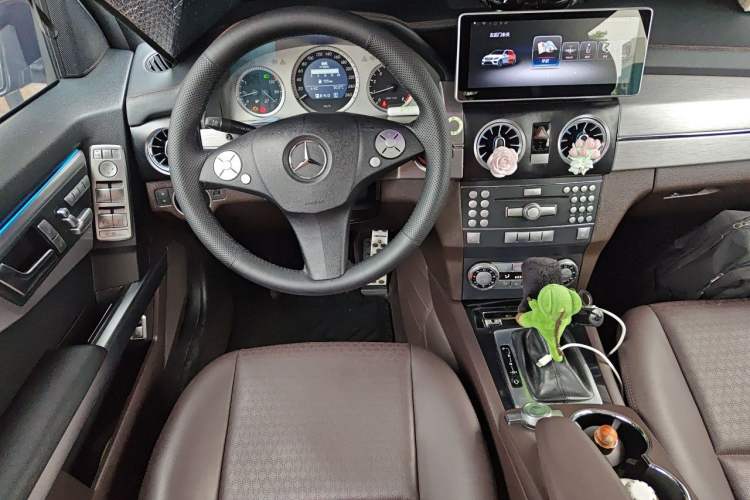 Used Mercedes-Benz GLK-Class 2011 GLK 300 4MATIC Fashion Model Steering Wheel