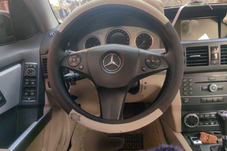 Used Mercedes-Benz GLK-Class 2011 GLK 300 4MATIC Dynamic Model Steering Wheel