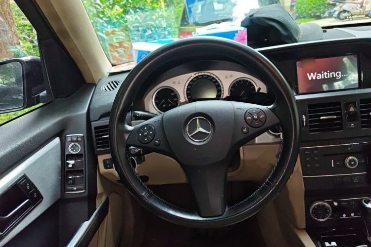 Used Mercedes-Benz GLK-Class 2011 GLK 300 4MATIC Dynamic Model Steering Wheel