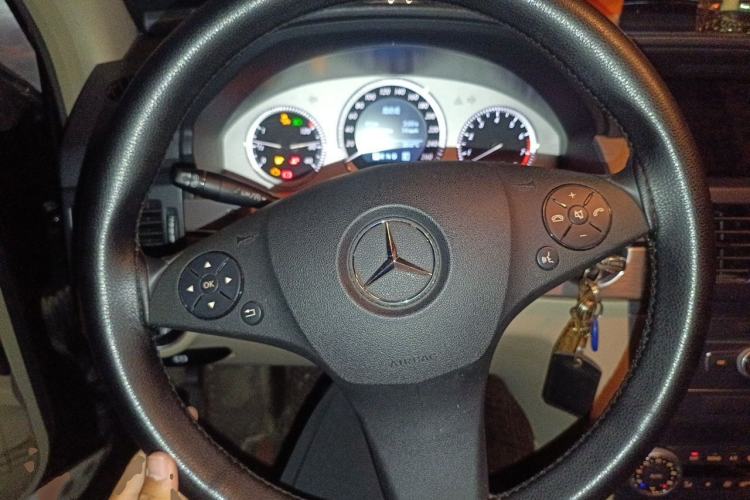 Used Mercedes-Benz GLK-Class 2011 GLK 300 4MATIC Dynamic Model Steering Wheel