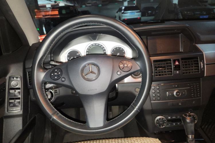 Used Mercedes-Benz GLK-Class 2011 GLK 300 4MATIC Fashion Model Steering Wheel