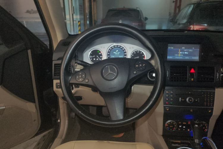 Used Mercedes-Benz GLK-Class 2011 GLK 300 4MATIC Fashion Model Steering Wheel