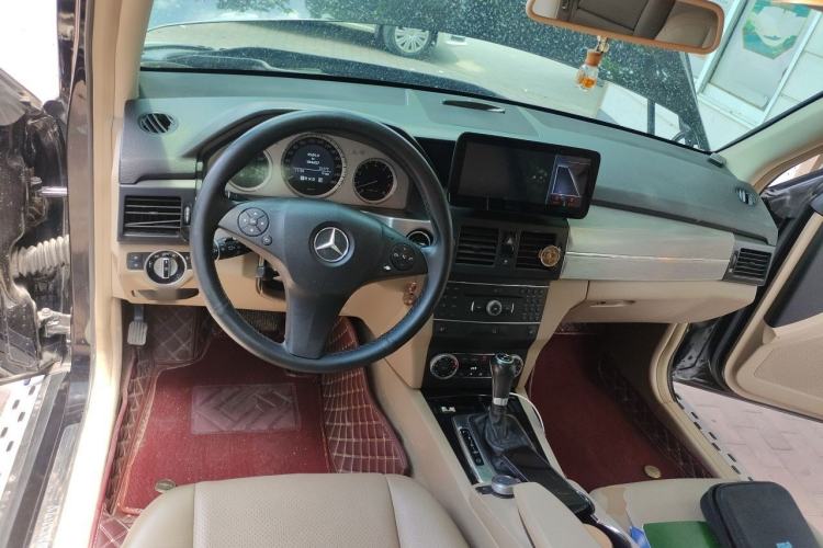 Used Mercedes-Benz GLK-Class 2011 GLK 300 4MATIC Dynamic Model Steering Wheel