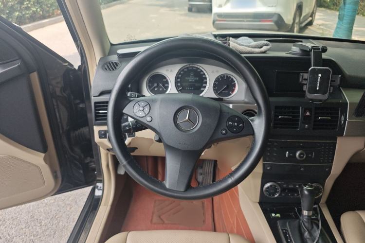 Used Mercedes-Benz GLK-Class 2011 GLK 300 4MATIC Dynamic Model Steering Wheel