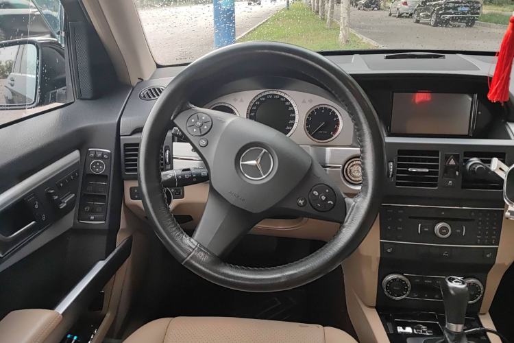Used Mercedes-Benz GLK-Class 2011 GLK 300 4MATIC Fashion Model Steering Wheel