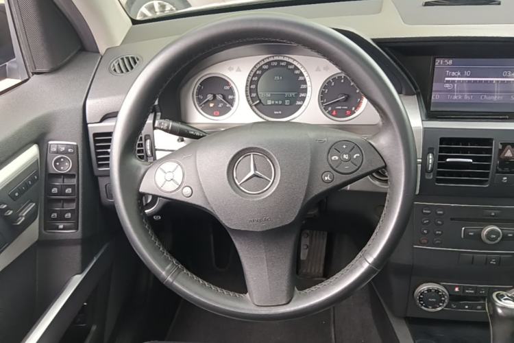 Used Mercedes-Benz GLK-Class 2011 GLK 300 4MATIC Fashion Model Steering Wheel