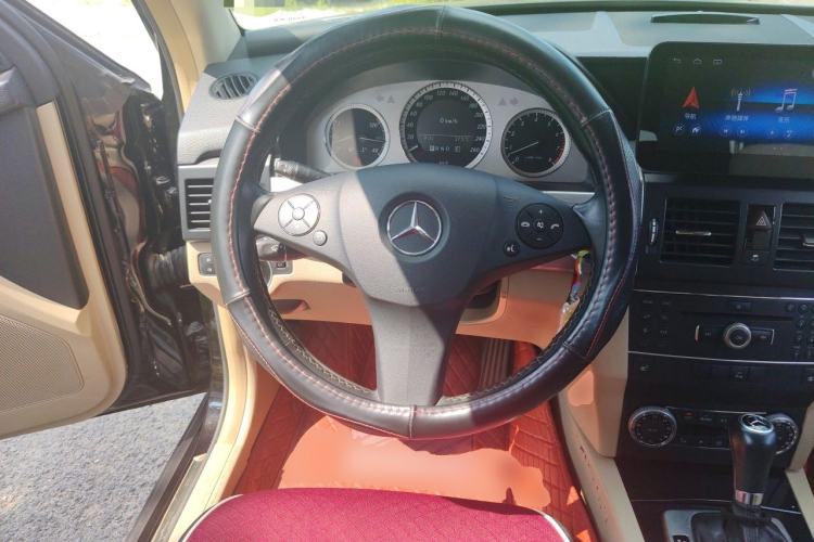 Used Mercedes-Benz GLK-Class 2011 GLK 300 4MATIC Dynamic Model Steering Wheel