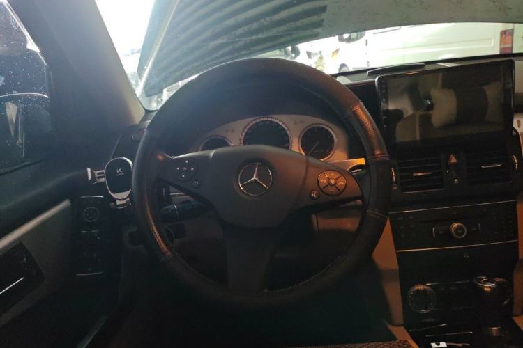 Used Mercedes-Benz GLK-Class 2011 GLK 300 4MATIC Dynamic Model Steering Wheel