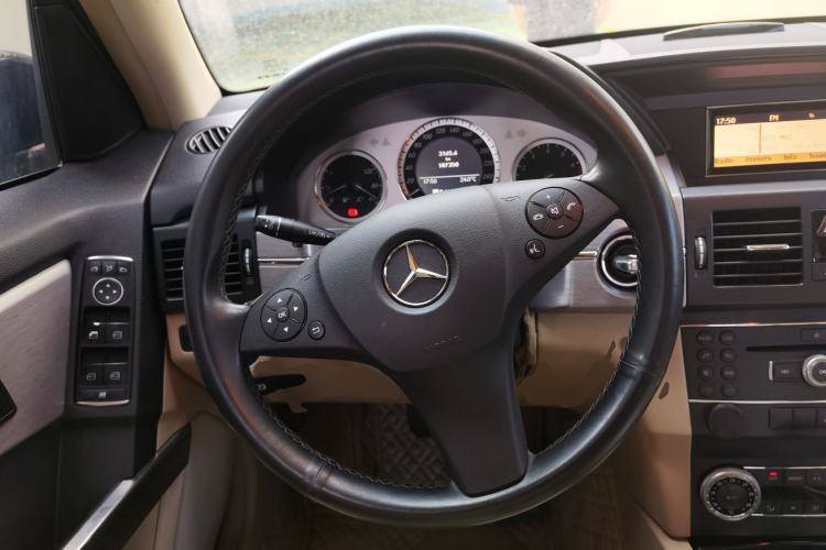 Used Mercedes-Benz GLK-Class 2011 GLK 300 4MATIC Dynamic Model Steering Wheel