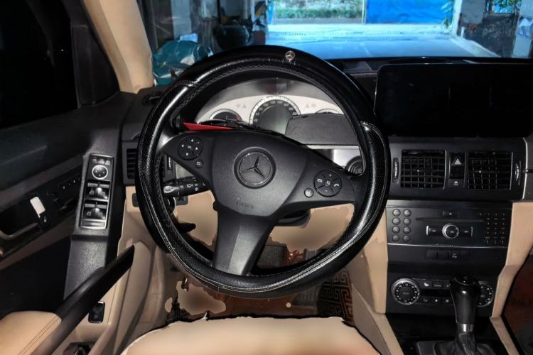 Used Mercedes-Benz GLK-Class 2011 GLK 300 4MATIC Dynamic Model Steering Wheel