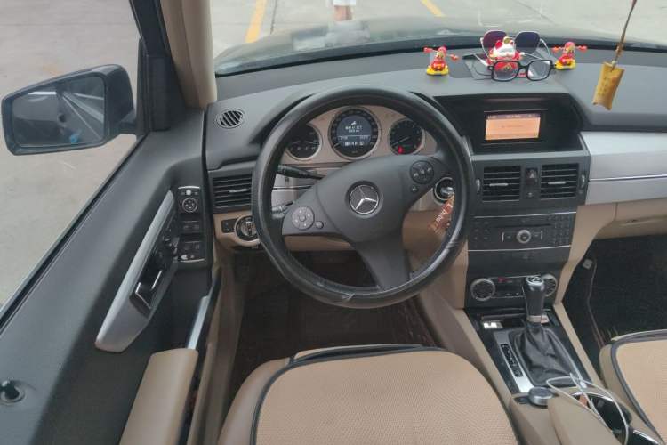Used Mercedes-Benz GLK-Class 2011 GLK 300 4MATIC Dynamic Model Steering Wheel