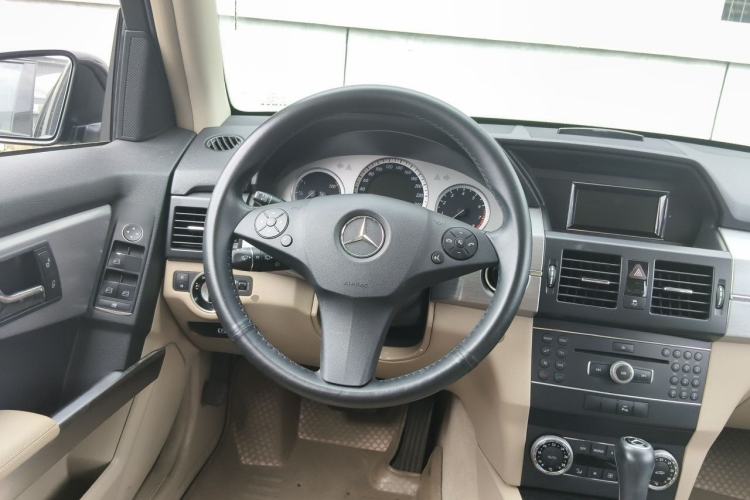 Used Mercedes-Benz GLK-Class 2011 GLK 300 4MATIC Fashion Model Steering Wheel
