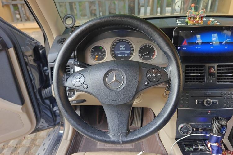 Used Mercedes-Benz GLK-Class 2011 GLK 300 4MATIC Fashion Model Steering Wheel
