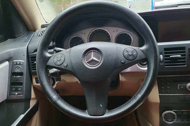 Used Mercedes-Benz GLK-Class 2011 GLK 300 4MATIC Dynamic Model Steering Wheel