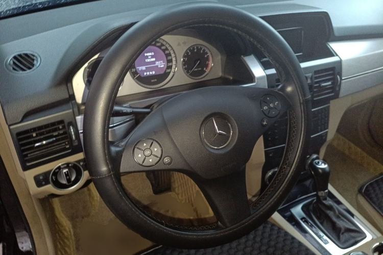 Used Mercedes-Benz GLK-Class 2011 GLK 300 4MATIC Dynamic Model Steering Wheel