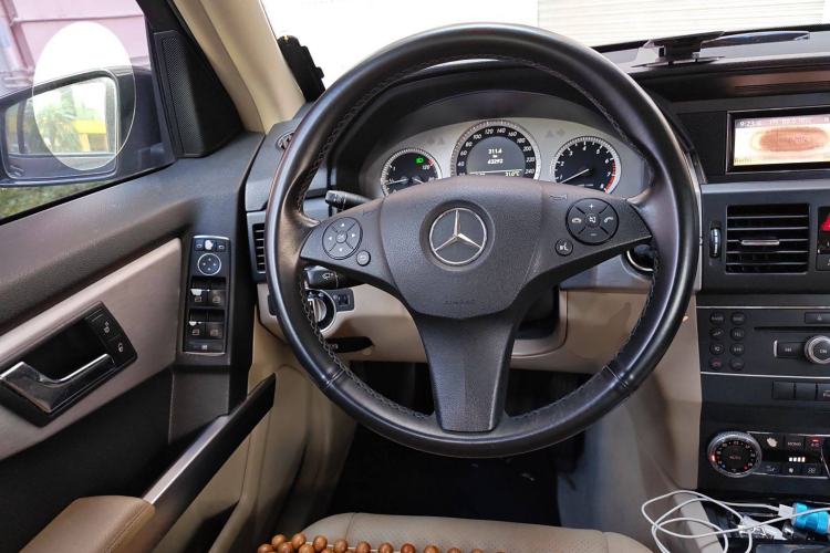Used Mercedes-Benz GLK-Class 2011 GLK 300 4MATIC Dynamic Model Steering Wheel