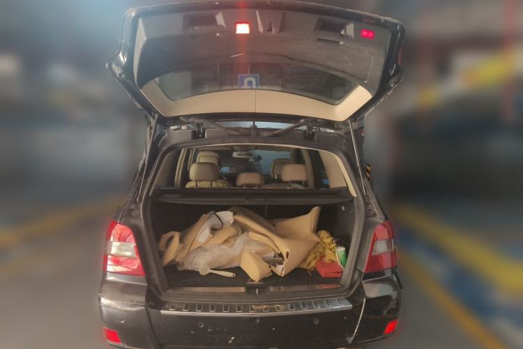 Used Mercedes-Benz GLK-Class 2011 GLK 300 4MATIC Fashion Model Trunk