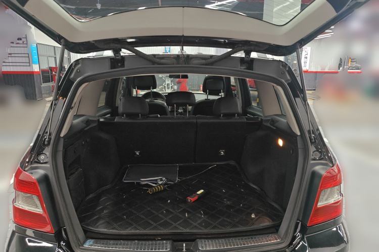 Used Mercedes-Benz GLK-Class 2011 GLK 300 4MATIC Fashion Model Trunk