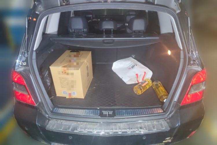 Used Mercedes-Benz GLK-Class 2011 GLK 300 4MATIC Fashion Model Trunk