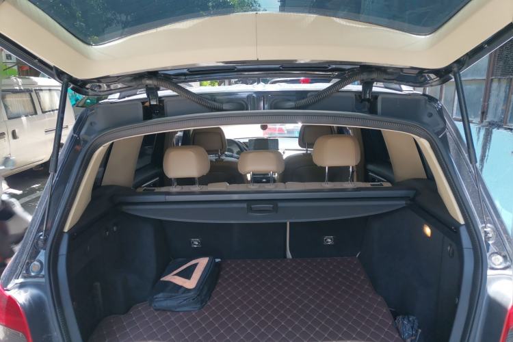 Used Mercedes-Benz GLK-Class 2011 GLK 300 4MATIC Dynamic Model Trunk