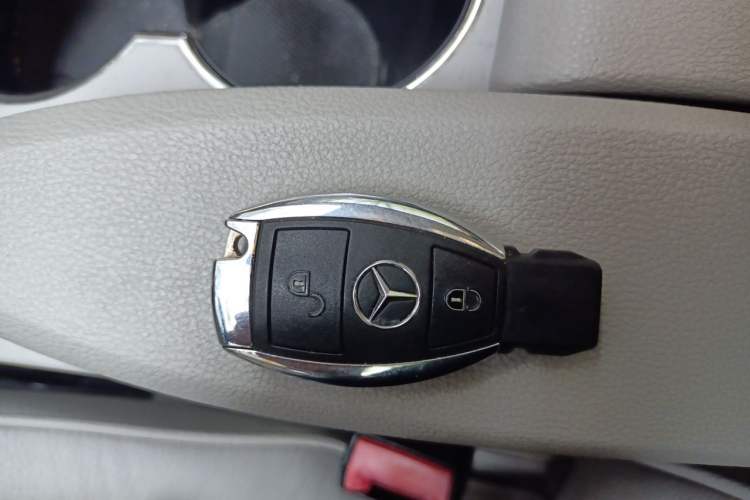 Used Mercedes-Benz GLK-Class 2011 GLK 300 4MATIC Fashion Model Vehicle Key