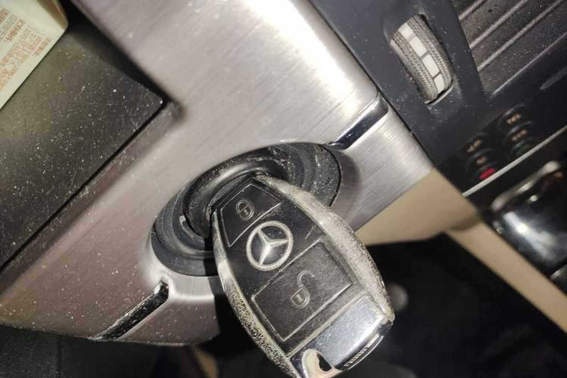 Used Mercedes-Benz GLK-Class 2011 GLK 300 4MATIC Dynamic Model Vehicle Key