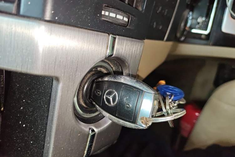Used Mercedes-Benz GLK-Class 2011 GLK 300 4MATIC Dynamic Model Vehicle Key