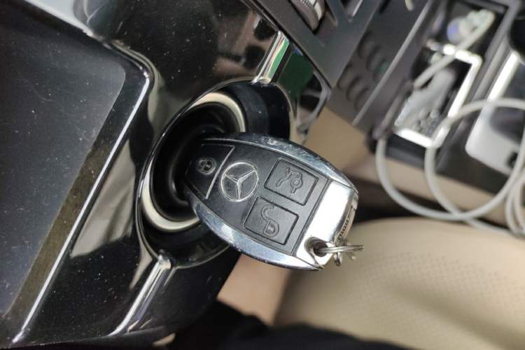 Used Mercedes-Benz GLK-Class 2011 GLK 300 4MATIC Fashion Model Vehicle Key