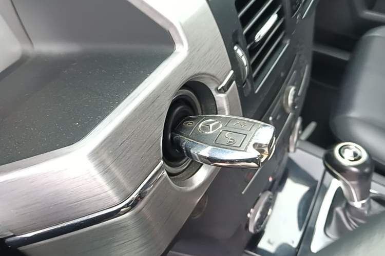 Used Mercedes-Benz GLK-Class 2011 GLK 300 4MATIC Fashion Model Vehicle Key