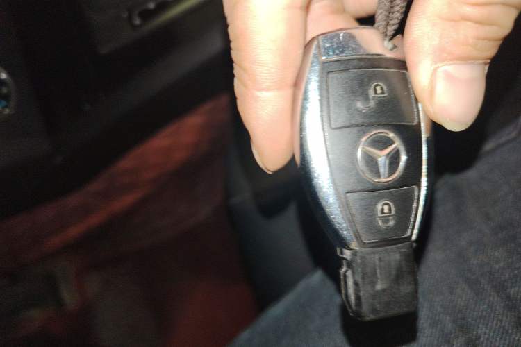 Used Mercedes-Benz GLK-Class 2011 GLK 300 4MATIC Dynamic Model Vehicle Key