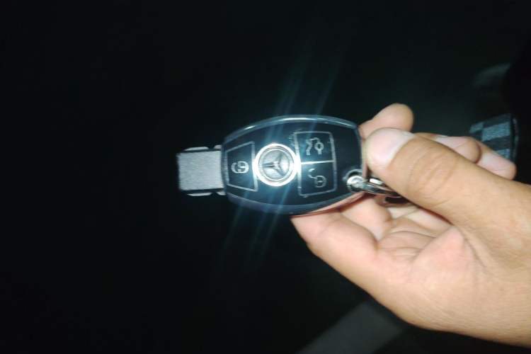 Used Mercedes-Benz GLK-Class 2011 GLK 350 4MATIC Vehicle Key
