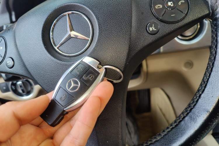 Used Mercedes-Benz GLK-Class 2011 GLK 300 4MATIC Luxury Model Vehicle Key