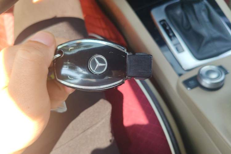 Used Mercedes-Benz GLK-Class 2011 GLK 300 4MATIC Dynamic Model Vehicle Key
