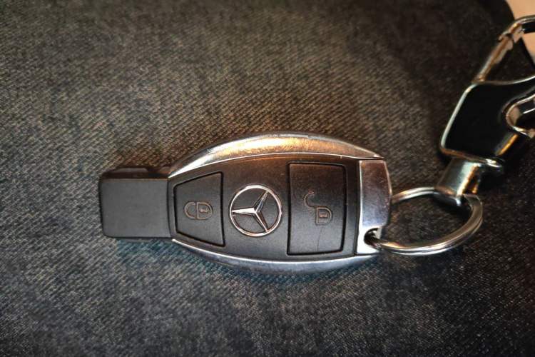 Used Mercedes-Benz GLK-Class 2011 GLK 300 4MATIC Dynamic Model Vehicle Key