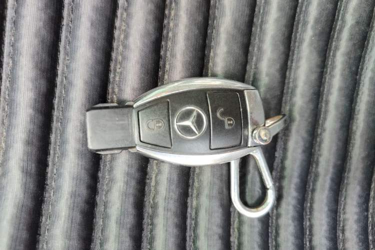 Used Mercedes-Benz GLK-Class 2011 GLK 300 4MATIC Dynamic Model Vehicle Key