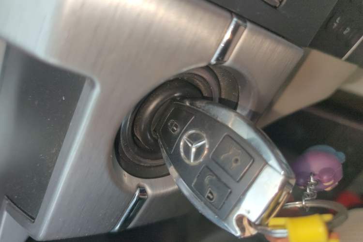 Used Mercedes-Benz GLK-Class 2011 GLK 300 4MATIC Dynamic Model Vehicle Key