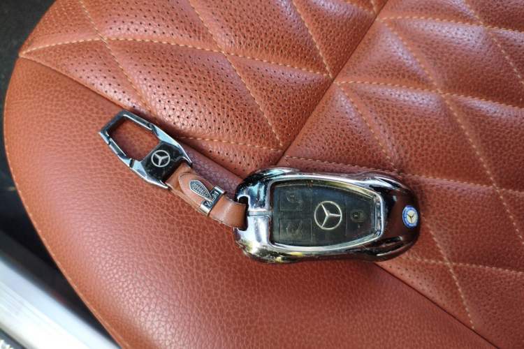 Used Mercedes-Benz GLK-Class 2011 GLK 300 4MATIC Luxury Model Vehicle Key