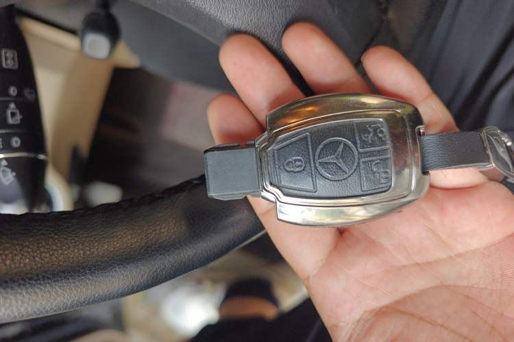 Used Mercedes-Benz GLK-Class 2011 GLK 300 4MATIC Fashion Model Vehicle Key