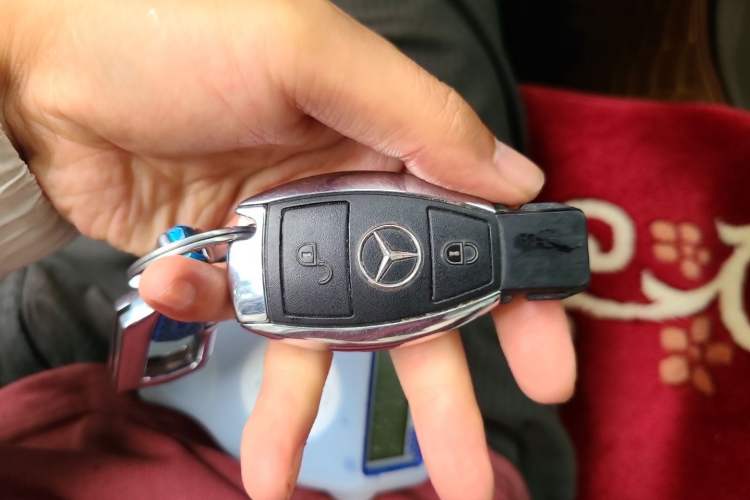 Used Mercedes-Benz GLK-Class 2011 GLK 300 4MATIC Dynamic Model Vehicle Key