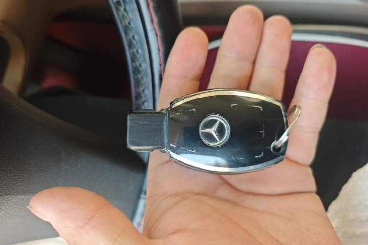 Used Mercedes-Benz GLK-Class 2011 GLK 300 4MATIC Dynamic Model Vehicle Key