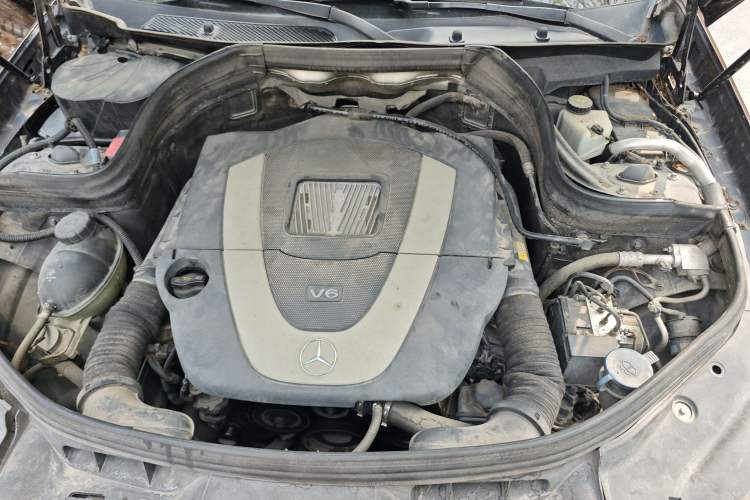 Used Mercedes-Benz GLK-Class 2011 GLK 350 4MATIC Engine Bay Left