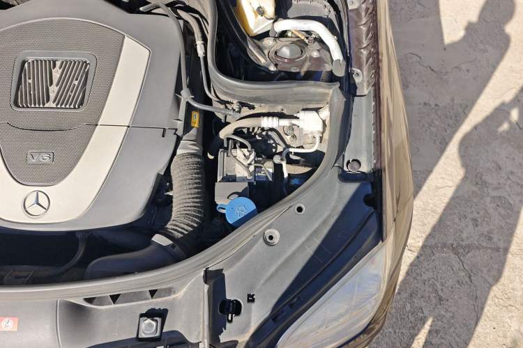 Used Mercedes-Benz GLK-Class 2011 GLK 300 4MATIC Fashion Model Engine Bay Left