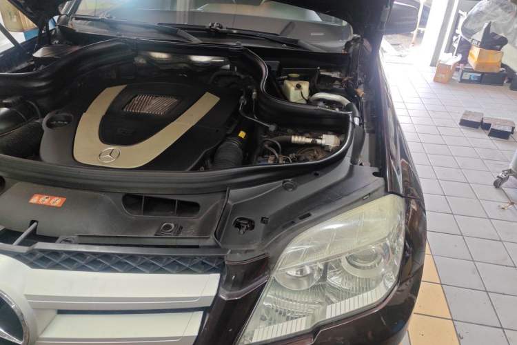 Used Mercedes-Benz GLK-Class 2011 GLK 300 4MATIC Dynamic Model Engine Bay Left