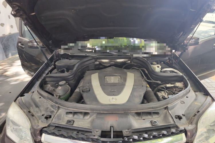 Used Mercedes-Benz GLK-Class 2011 GLK 300 4MATIC Fashion Model Engine Bay