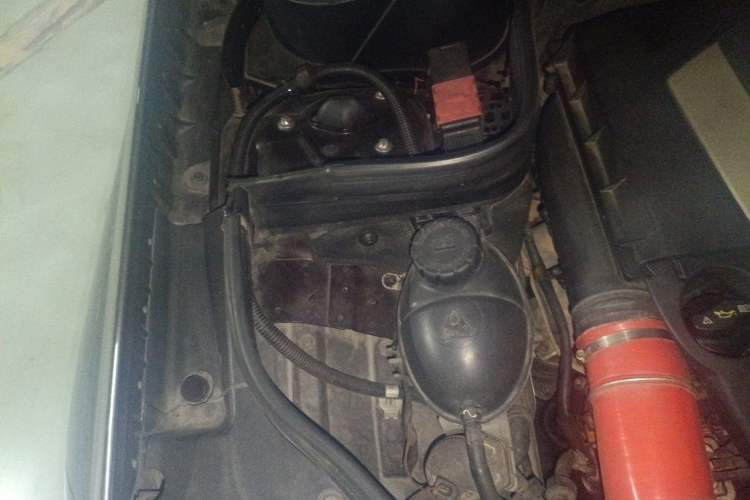Used Mercedes-Benz GLK-Class 2011 GLK 300 4MATIC Fashion Model Engine Bay Right